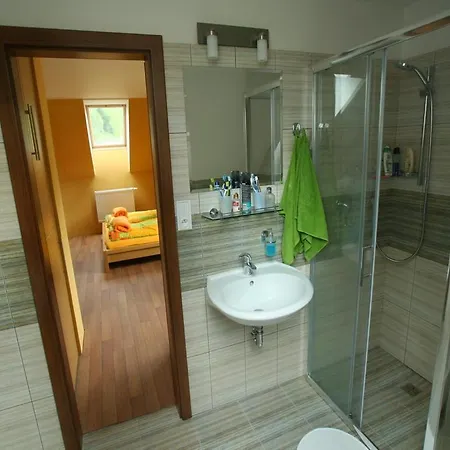Nivy, Karlovy Vary Villa Depoltovice