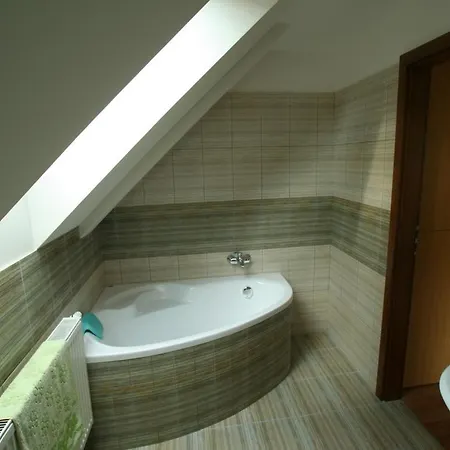 Nivy, Karlovy Vary